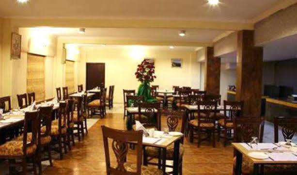 Sarovar Portico Badrinath Otel Joshīmath Restoran fotoğraf